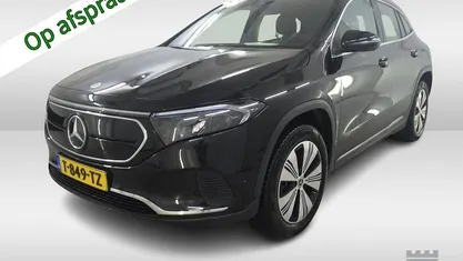 Zwart (metallic) Occasion 2023 Mercedes EQA250 Business SUV | € 27.900 (Eerlijke prijs)