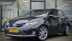 Grijs Gebruikt 2013 Toyota Auris Hybrid Executive Hatchback | € 10.995 (Eerlijke prijs)