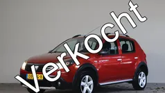 Rood Gebruikt 2011 Dacia Sandero Stepway Hatchback | € 5.650 (Eerlijke prijs)
