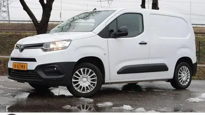 Occasion 2024 Toyota Proace City City MPV | € 17.777 (Goede deal)
