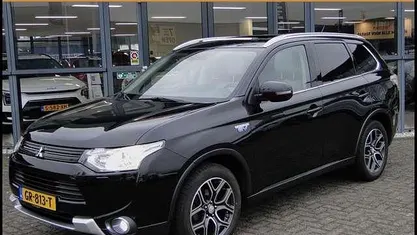 Gebruikt 2015 Mitsubishi Outlander P-HEV Edition SUV | € 15.745 (Eerlijke prijs)