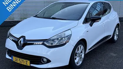 Wit Occasion 2016 Renault Clio IV LIMITED Hatchback | € 5.899 (Eerlijke prijs)