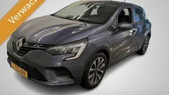 Grijs Gebruikt 2021 Renault Clio V Zen Hatchback | € 13.450 (Eerlijke prijs)