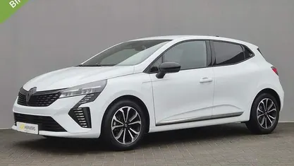 Occasion 2025 Renault Clio V Techno Hatchback | € 20.885 (Eerlijke prijs)