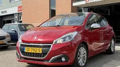 Rood Gebruikt 2018 Peugeot 208 Allure Hatchback | € 8.950 (Eerlijke prijs)