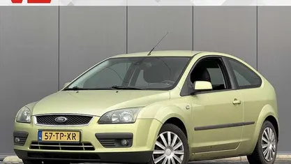 Groen Gebruikt 2007 Ford Focus Futura Hatchback | € 1.448 (Eerlijke prijs)
