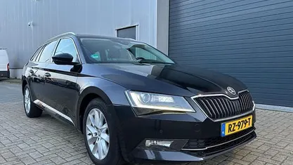 Occasion 2018 Skoda Superb Business Line Stationwagen | € 8.999 (Eerlijke prijs)