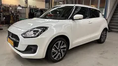 Wit Gebruikt 2023 Suzuki Swift Style Hatchback | € 17.850 (Eerlijke prijs)