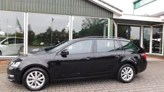 Zwart, metallic lak Gebruikt 2018 Skoda Octavia Stationwagen | € 15.950 (Eerlijke prijs)