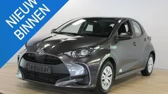 , metallic lak Gebruikt 2021 Toyota Yaris Active Hatchback | € 15.950 (Eerlijke prijs)