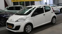 Wit, metallic lak Gebruikt 2012 Peugeot 107 Hatchback | € 2.944 (Eerlijke prijs)