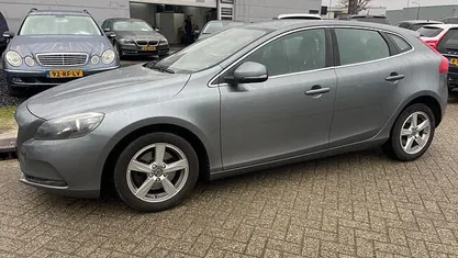 Occasion 2015 Volvo V40 Momentum Hatchback | € 4.900 (Eerlijke prijs)