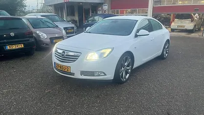 Occasion Opel Insignia Business Edition 179 PK (131 kW) 2011 Wit Hatchback