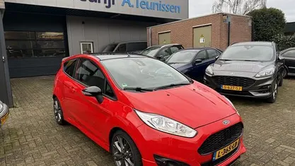 Occasion Ford Fiesta 140 PK (102 kW) 2016 Rood Hatchback