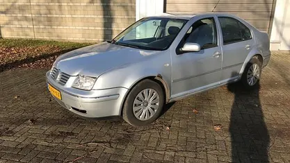 Zilver Gebruikt 2005 VW Golf IV Hatchback | € 999 (Goede deal)