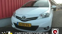 Wit Gebruikt 2013 Toyota Yaris Hatchback | € 7.950 (Eerlijke prijs)