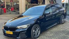 Zwart Gebruikt 2024 BMW 530e Stationwagen | € 54.950 (Eerlijke prijs)
