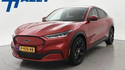 Rood Occasion 2020 Ford Mustang Mach-E SUV | € 27.900 (Eerlijke prijs)