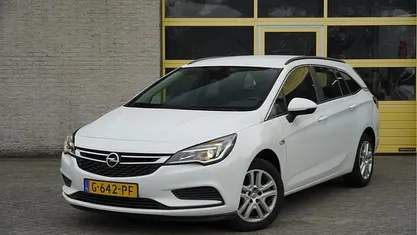Wit Gebruikt 2019 Opel Astra Business Stationwagen | € 7.950 (Goede deal)