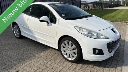 Wit Occasion 2010 Peugeot 207 CC Cabriolet | € 3.150 (Eerlijke prijs)
