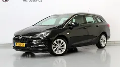 Zwart Gebruikt 2019 Opel Astra Innovation Stationwagen | € 15.400 (Eerlijke prijs)