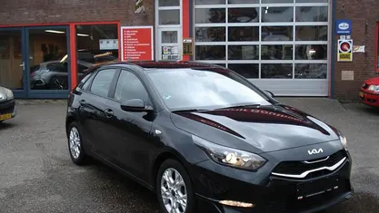 Occasion Kia Ceed 101 PK (74 kW) 2023 Zwart Hatchback