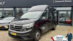 Midnightzwart d68 Gebruikt 2023 Renault Trafic Komfort Van | € 22.935 (Eerlijke prijs)