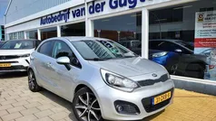Grijs, metallic lak Gebruikt 2013 Kia Rio Hatchback | € 7.750 (Goede deal)