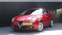 Rood Gebruikt 2017 Alfa Romeo Giulietta Super Hatchback | € 12.950 (Goede deal)