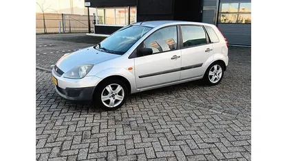 Grijs Occasion 2006 Ford Fiesta Ambiente Hatchback | € 1.499 (Eerlijke prijs)