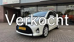 Gebruikt 2015 Toyota Yaris Hybrid Hatchback | € 14.950 (Eerlijke prijs)