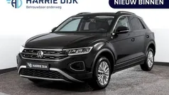 Zwart Gebruikt 2022 VW T-Roc Life SUV | € 27.495 (Goede deal)