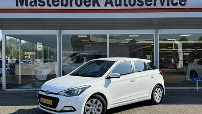 Wit Occasion 2018 Hyundai i20 Comfort Hatchback | € 10.950 (Eerlijke prijs)