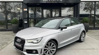 Zilver (metallic) Gebruikt 2014 Audi A1 Sportback S-Line Hatchback | € 11.450 (Eerlijke prijs)