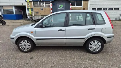 Grijs (metallic) Occasion 2004 Ford Fusion Trend MPV | € 1.499 (Eerlijke prijs)