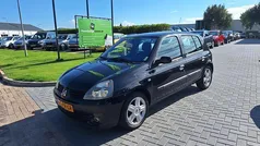 Zwart Gebruikt 2004 Renault Clio II Dynamique Hatchback | € 1.799 (Goede deal)
