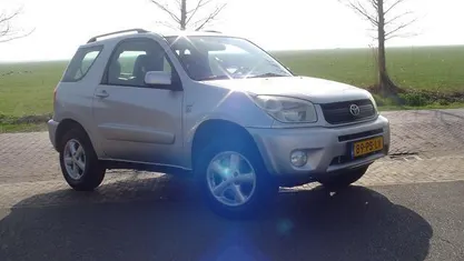 Grijs Gebruikt 2004 Toyota RAV4 Luna SUV | € 7.250 (Eerlijke prijs)