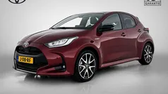 Rood Gebruikt 2020 Toyota Yaris Hybrid Executive Hatchback | € 22.950 (Eerlijke prijs)
