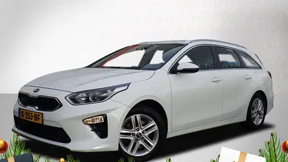 Wit Gebruikt 2020 Kia Ceed Hatchback | € 15.885 (Eerlijke prijs)