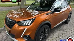 Oranje, metallic lak Gebruikt 2020 Peugeot 2008 GT-line SUV | € 15.445 (Eerlijke prijs)