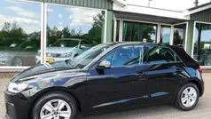 Zwart, metallic lak Gebruikt 2022 Audi A1 Sportback Hatchback | € 18.950 (Eerlijke prijs)