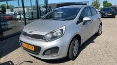 Grijs Gebruikt 2013 Kia Rio Comfort Hatchback | € 8.245 (Eerlijke prijs)