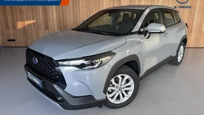 Grijs (metallic) Occasion 2023 Toyota Corolla Cross Active SUV | € 32.950 (Eerlijke prijs)