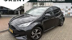 Zwart Nieuw 2025 Toyota Yaris Comfort Hatchback | € 27.400 (Goede deal)