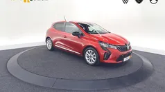 Hatchback Gebruikt 2024 Renault Clio V Evolution Hatchback | € 18.900 (Eerlijke prijs)