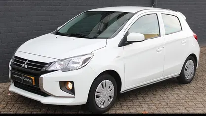 Wit Gebruikt 2021 Mitsubishi Space Star Hatchback | € 9.995 (Eerlijke prijs)