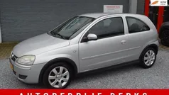 Gebruikt 2006 Opel Corsa Hatchback | € 950 (Eerlijke prijs)