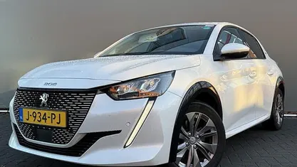 Wit Gebruikt 2021 Peugeot e-208 Allure Hatchback | € 13.899 (Goede deal)