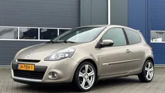 Beige Gebruikt 2011 Renault Clio II Collection Hatchback | € 2.750 (Eerlijke prijs)