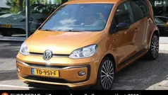 Bruin Gebruikt 2018 VW up! high up! Hatchback | € 10.395 (Eerlijke prijs)